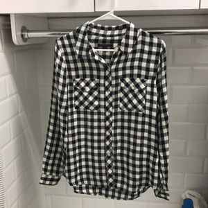 Black and white plaid shirt size small banana republic